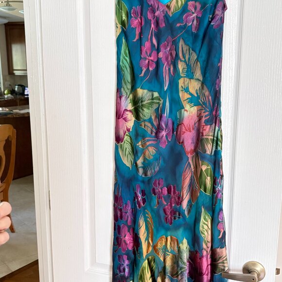 Two Piece Ladies Silk Suit - Picture 2 of 6